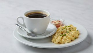 Café Y Huevos Revueltos