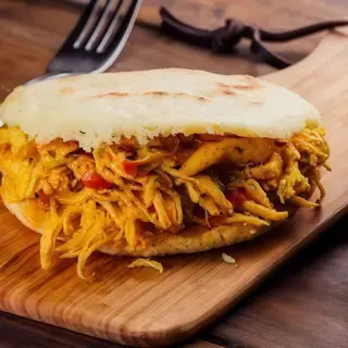 Arepa Rellena Con Pollo