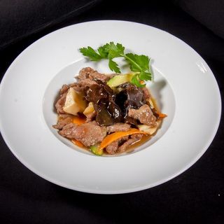 Vitello con verdura mista