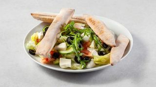 Sałatka 4  + pieczywo GRATIS