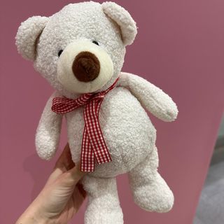 Miś z kokardką w kratkę