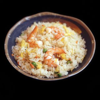 26. Yakimeshi Con Gambas