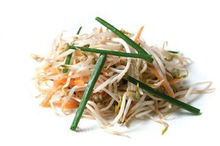 Germogli di soia saltati