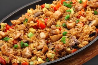 Orez Thai cu carne de pui