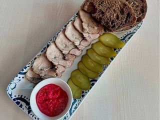 ЗАКУСКА З ЯЗИКОМ (220g)