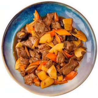 #32 Wok ternera con bambú y setas