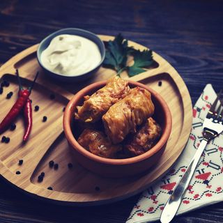 Sarmale în foi de varză la cuptor