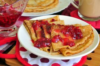 Блины с клубничным джемом (150г)