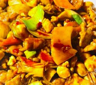 Ocho Cosas Preciosas Con Salsa Picante