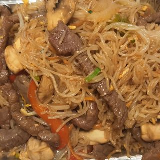 82-Fideos de arroz con ternera