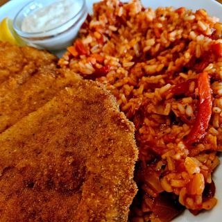 Svinjski pohani odrezak s prilogom