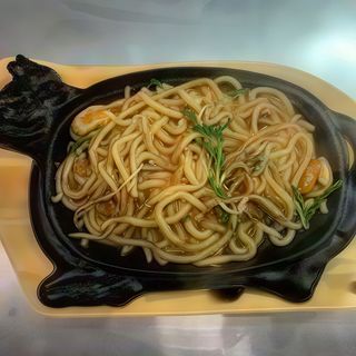 9. Udon con gamberi in teppanyaki