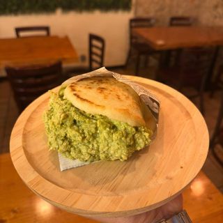 Arepa La Reina (1 Ud.)