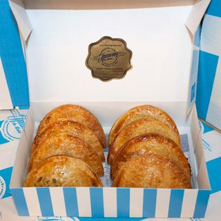 Mini Empanadillas Variadas Caja (8 Uds.)