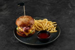 Бургер BBQ з телятиною (550г)