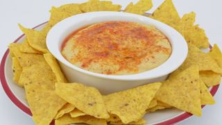 Hummus Tradicional Con Nachos