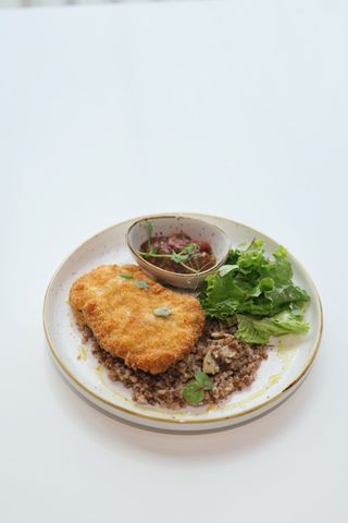 Шницель тонкацу с сальсой (гречка)