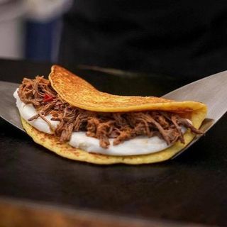 Cachapa De Carne Y Queso De Mano