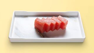 294.Риба тон сашими