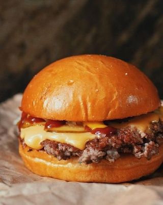 ბაით მი ჩიზ ბურგერი