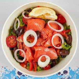 Salata cu somon fume