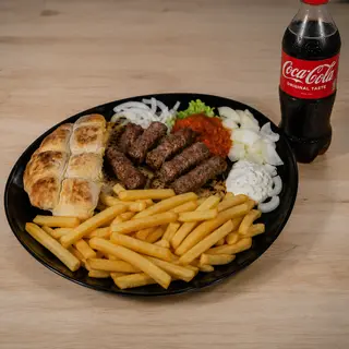 7 ćevapa, pomfrit i Coca-Cola 0.5l