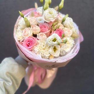 Ніжний букет з трояндами 