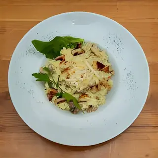Rižoto sa bijelim sosom, gljivama i piletinom