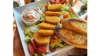 Sałatka Sojowe Nuggetsy