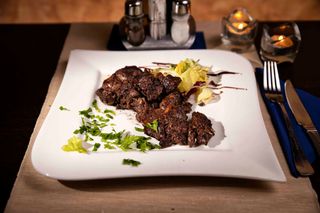 Ficatei  "ca la han" cu piure de cartofi