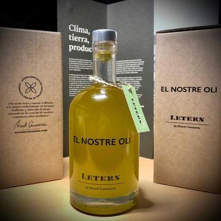 Aceite "El nostre oli" de nuestros propios olivos. Variedad arbequina