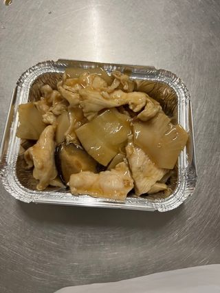 Pollo con funghi e bambù 双东鸡肉