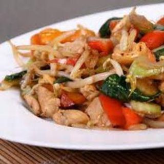 335. Pollo Con Verduras Variadas