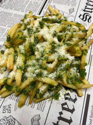 Cartofi cu usturoi, pătrunjel și parmezan