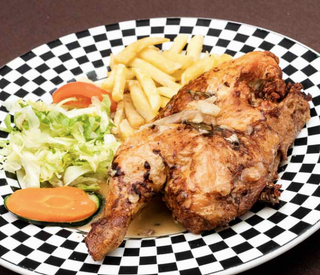 1/2 pollo patatas y ensalada