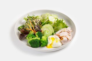 Зеленый Салат с индейкой