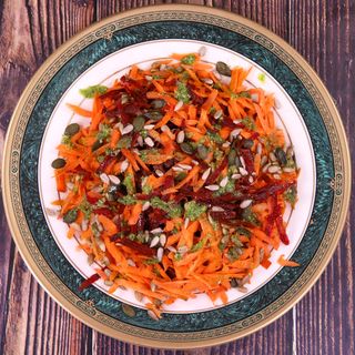 Салата Финес (300г)