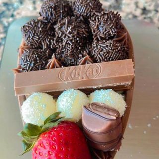 Ovo de colher ninho e brigadeiro 200g