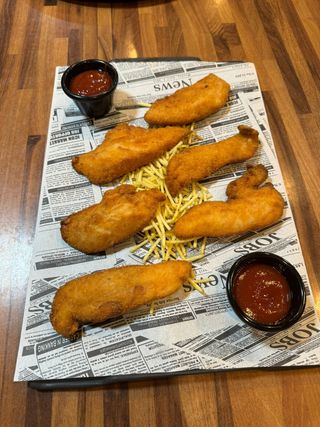 Tiras especiadas y empanadas