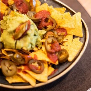 Nachos Con Guacamole 