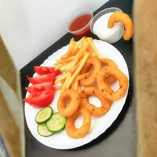 Krążki cebulowe z sosem 10szt