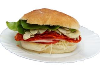 Sendvič sa šunkom, kulenom i gljivama