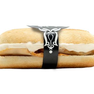 11. Crema de queso Camembert, cebolla caramelizada y bacon ahumado