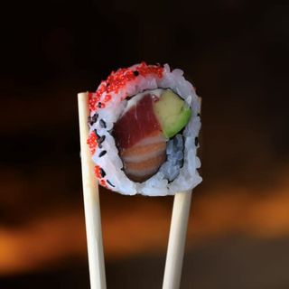 Sanshoku Uramaki (8 Pzs.)