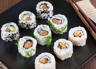 U17 Uramaki gambero in tempura, avocado