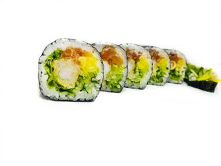 Futomaki krewetka w tempurze i tatar z łososia