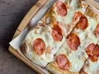 Піца Салямі пікантна (925g)