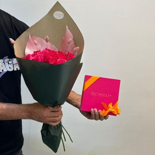 bouquet fushia + 250 G  chocolat