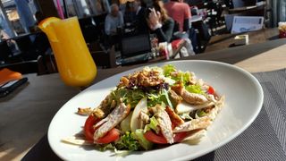 Ćureća salata na aromatičnoj tortilji