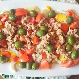 ENSALADA DE PATATA CON BONITO Y TOMATE